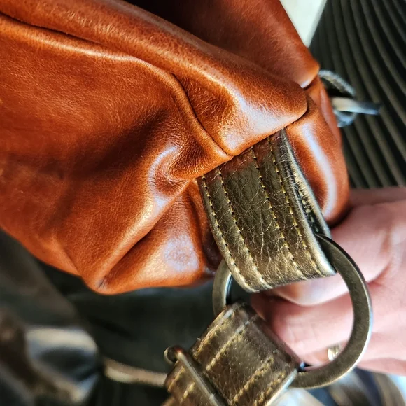 Rough and Tumble VVGUC Medium Open Pocket Hobo windso/Redwood - Picture 7 of 13